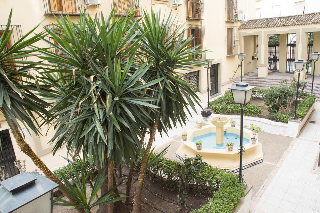 Apartamentos Sevilla Palace Exterior photo